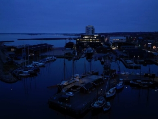 by-centrum-fjord-Krags Brygge-fjordtårnet-havn-holbaek-nat-dronefoto-tslfilm-tsl-film-ID 062 by-centrum-fjord-Krags Brygge-fjordtårnet-havn-holbaek-nat-dronefoto-tslfilm-tsl-film