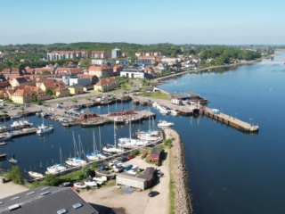 by-centrum-fjord-gammel-havn-holbaek-dag-dronefoto-tslfilm-tsl-film-ID101 by-centrum-fjord-gammel-havn-holbaek-dag-dronefoto-tslfilm-tsl-film