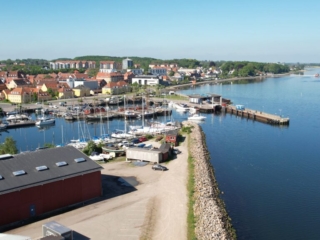 by-centrum-fjord-gammel-havn-holbaek-dag-dronefoto-tslfilm-tsl-film-ID103 by-centrum-fjord-gammel-havn-holbaek-dag-dronefoto-tslfilm-tsl-film
