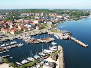 by-centrum-fjord-gammel-havn-holbaek-dag-dronefoto-tslfilm-tsl-film-ID115 by-centrum-fjord-gammel-havn-holbaek-dag-dronefoto-tslfilm-tsl-film
