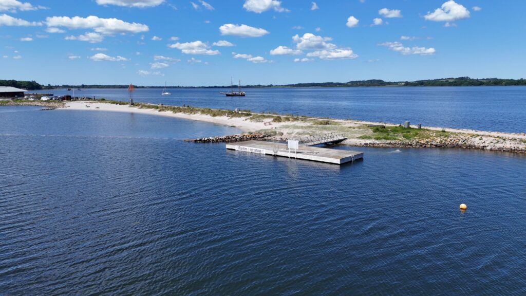 holb&aelig;k-fjord-strand- maritin-have-tslfilm-tsl-film