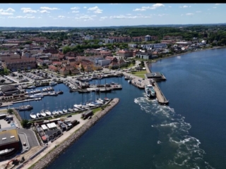 holbæk-sejler ind-by-centrum-fjord-orøfærge-tslfilm-tsl-film-ID 034 holbæk-sejler ind-by-centrum-fjord-orøfærge-tslfilm-tsl-film