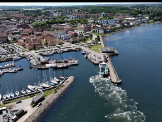 holbæk-sejler ind-by-centrum-fjord-orøfærge-tslfilm-tsl-film-ID 036 holbæk-sejler ind-by-centrum-fjord-orøfærge-tslfilm-tsl-film