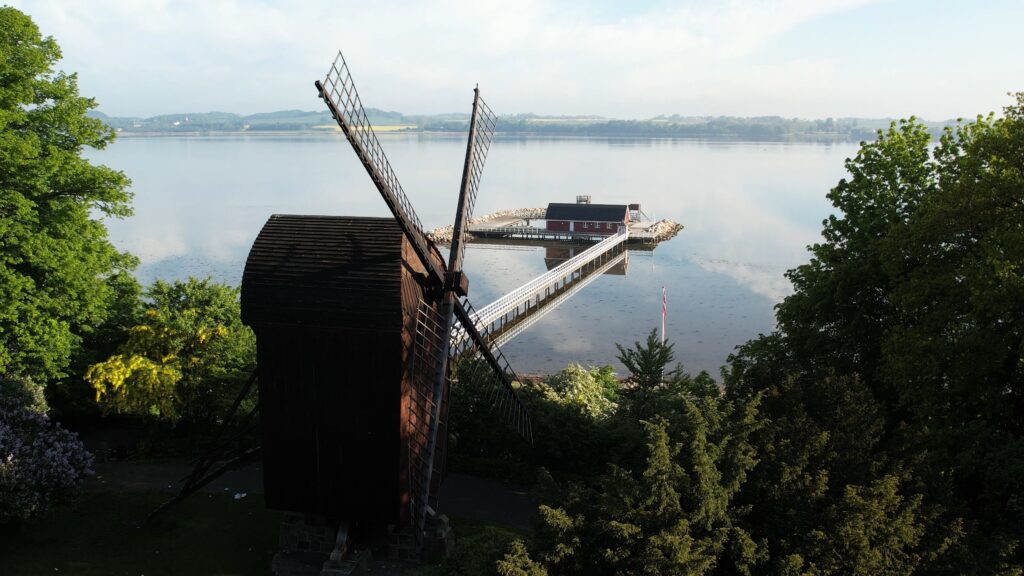 holb&aelig;k-stubm&oslash;llen-s&oslash;badet-venedi-fjord-dronefoto-tslfilm-tsl-film
